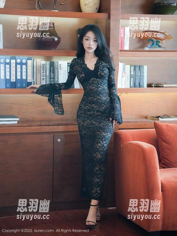秀人网 - 伊诺的这种修女写真，着实让我想在教堂里开party，哈哈！