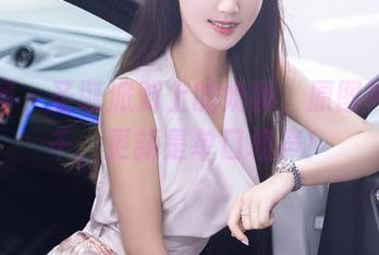 秀人网 – 圣诞派对上的奶酥，原图神态万千，更新是单口相声！