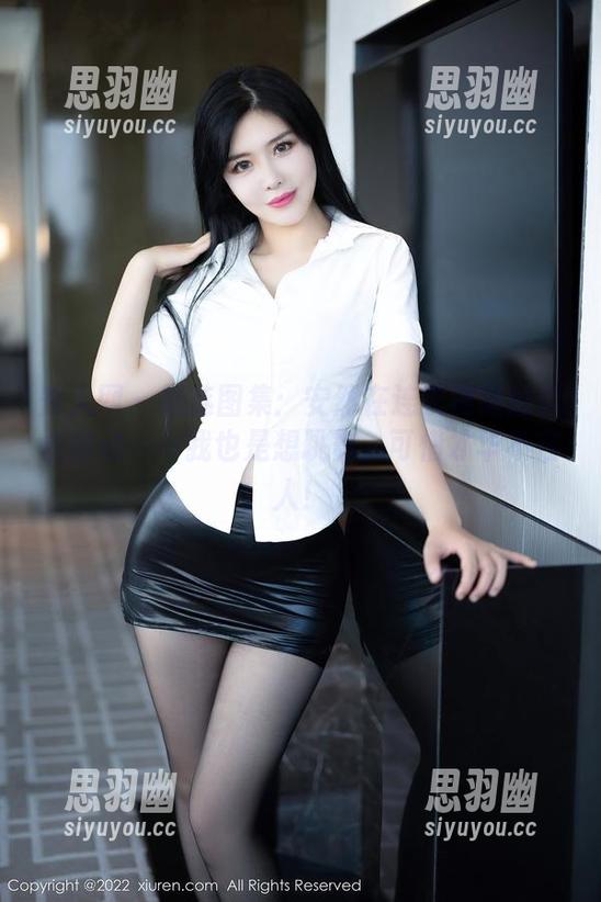 秀人网-安然 秀人网 - 精选图集:安然在连衣裙里的自由舞动——我也是想跳舞,可惜才华不在人!