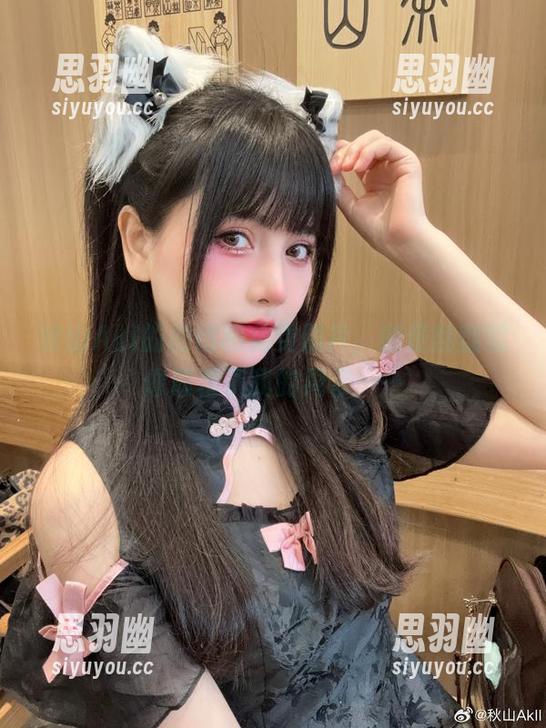 秋山AkI的剧情和免费照片，随便翻翻就像颠覆了我的周末……