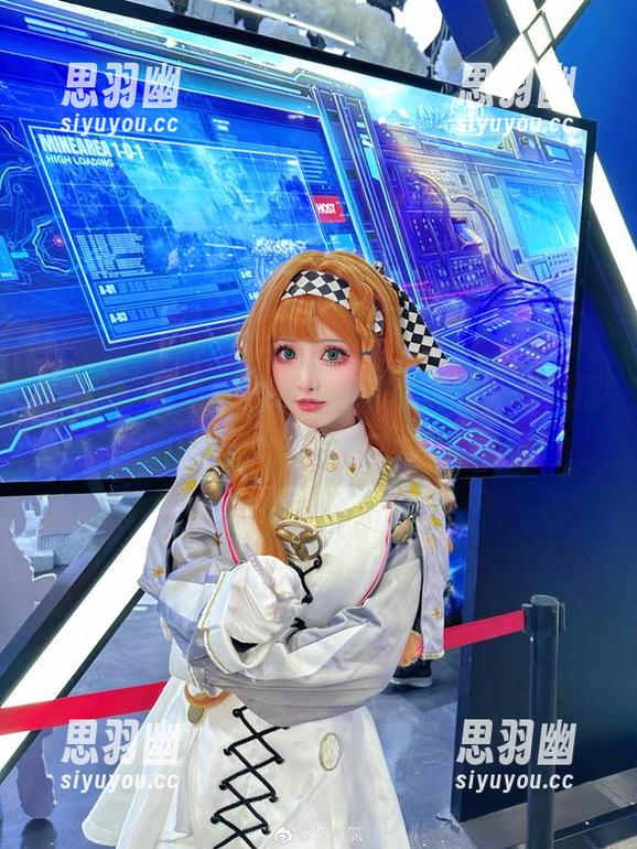 高清▼“紫氯氯”教你如何在樱花下优雅摆Pose，一不小心成了女神
