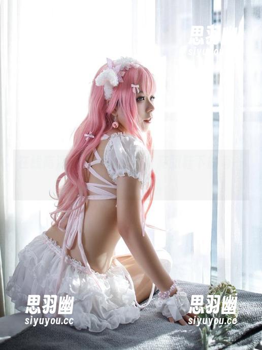 在线高清的自闭颜球球，高跟鞋下的每一步都在诉说。