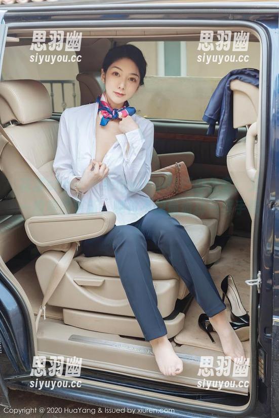 花漾show - Angela小热巴办公室：又一组美图更新，哪位不想偷偷挥一挥手呢？
