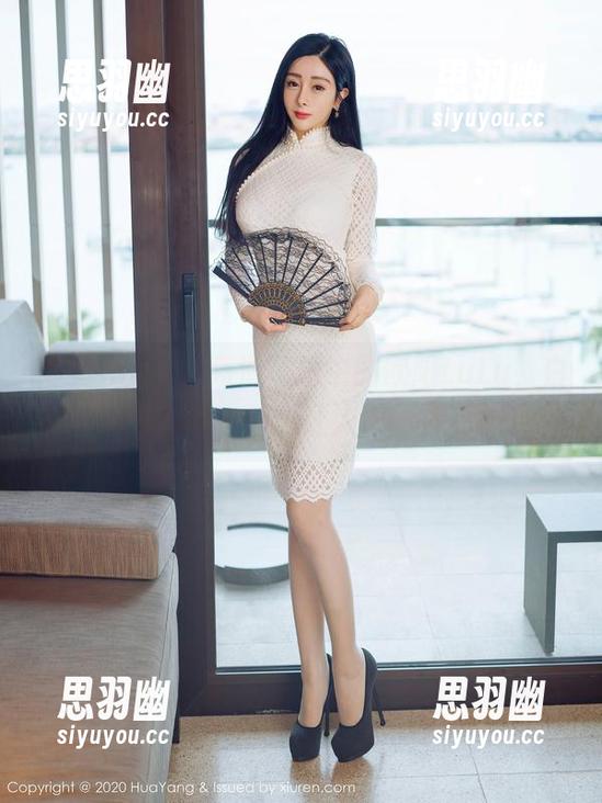 花漾show - 高清写真中的欧阳LuLu，白衬衫那么简单，却总让人忍不住想停下。