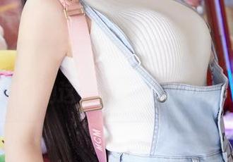 蜜桃社 – 刚刚刷到佩琦Pinky的天使写真，真想问她这‘免费资源’的来源！