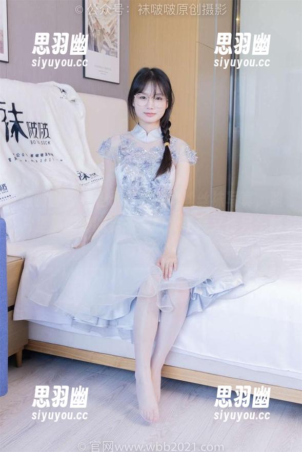 袜啵啵-稚予 袜啵啵 - 看稚予的白色蕾丝丝袜写真,照片里那微妙的姿态,放大细看又是另一种开关。