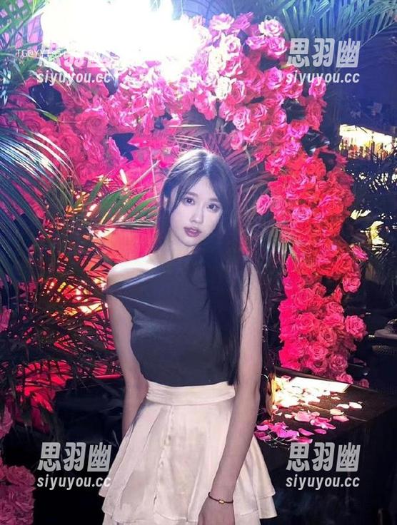 微密圈 - 旅行中的私拍，轩子巨2兔坚持把美丽进行到底！