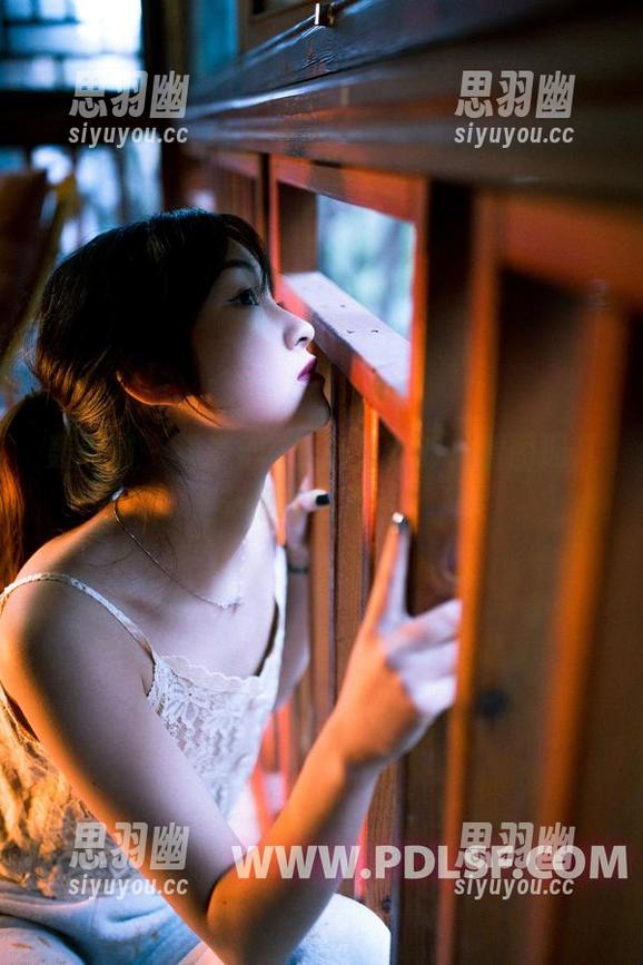 轰趴猫 - 看梦心玥化身兔女郎，看图册几天根本翻不完！