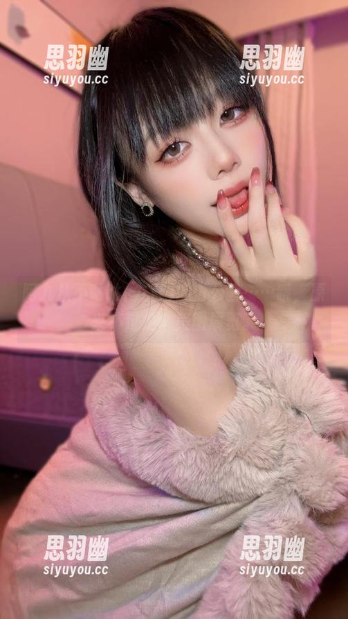 阿九从不咕咕(九言)的办公室……哦，原来不过是个美图展览。