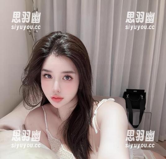 微密圈 - 阿色的生日写真合集，拍照的时候我是不是在放空？