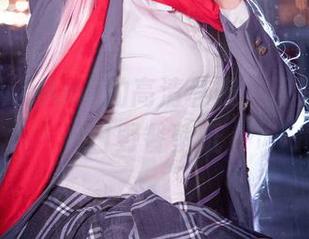 雨波HaneAme的高清私服，照亮你的夏日野餐壁纸