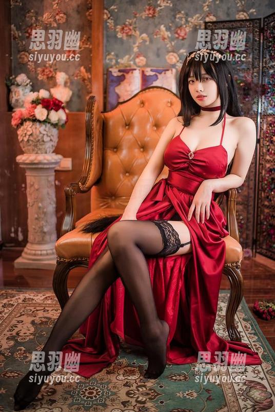 原图中的雯妹不讲道理双马尾，难得的全集，竟然如此俏皮？