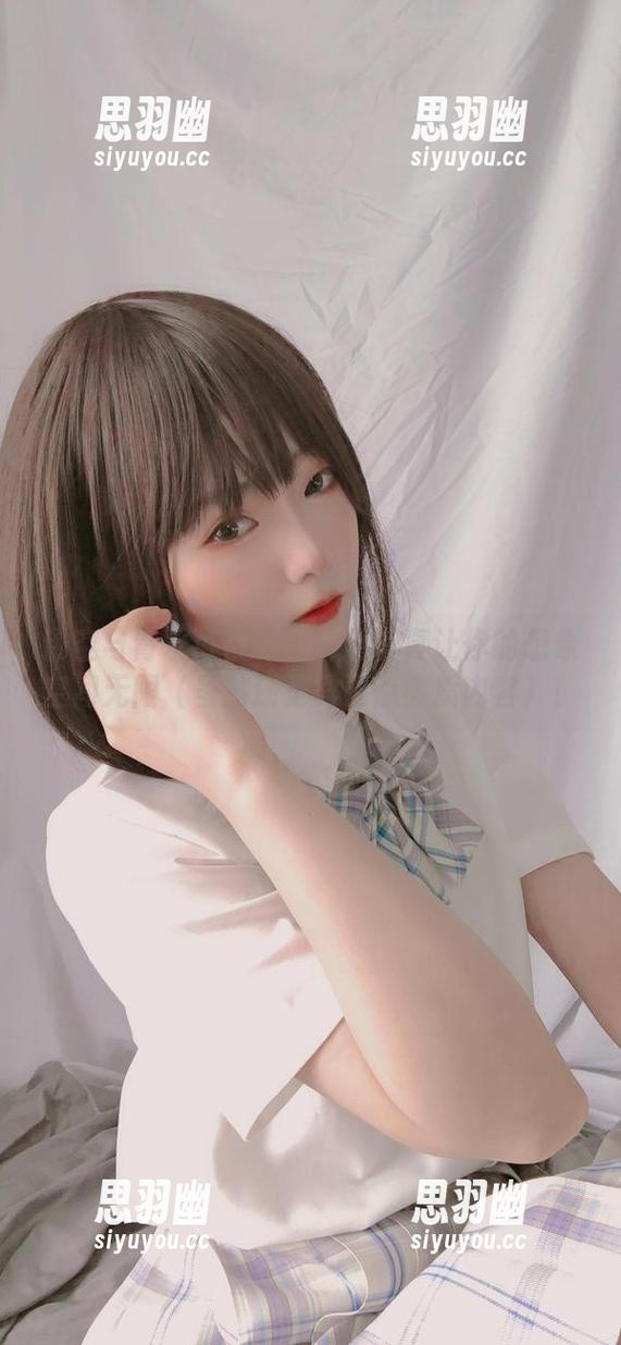镂空与青水百合子：精选写真让你的想象空间无限（虽然还是需要点实质内容）！