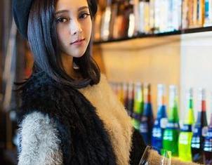 青豆客 – 原图怎么会有！谭晓彤的海边日常——在线窥探